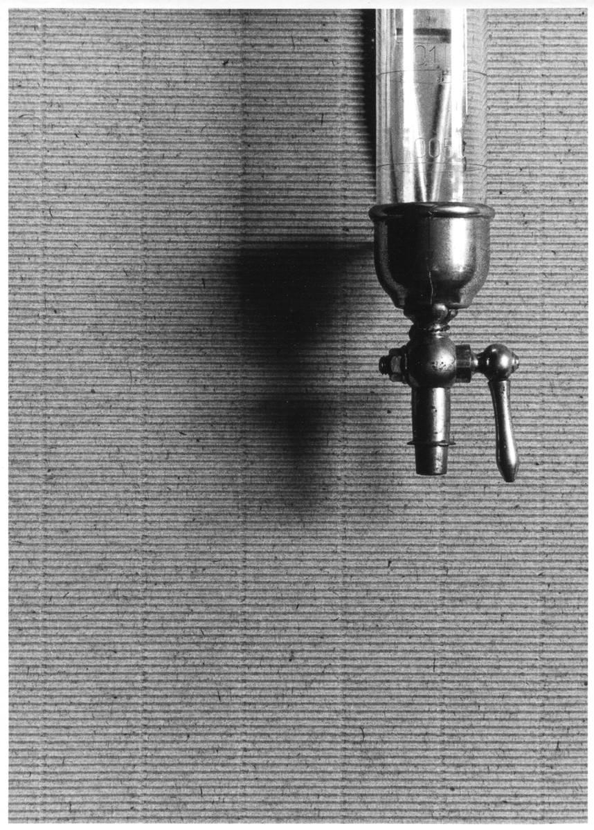 TEGG – Bild »Schatten« aus Bilderserie »Frühe Arbeiten – Stillleben«